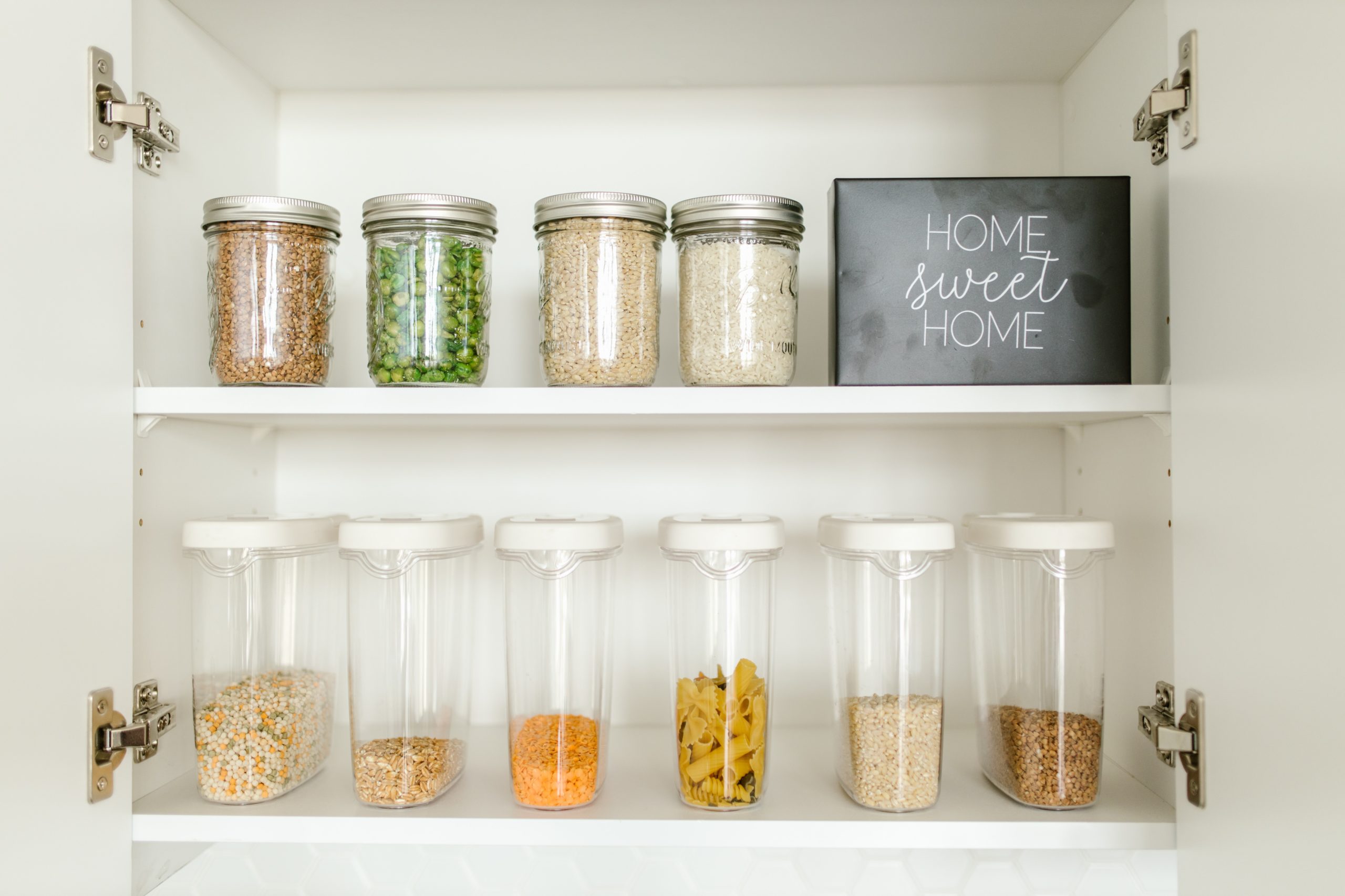 Plast, sklo, kov: v čom je zdravšie skladovať jedlo?