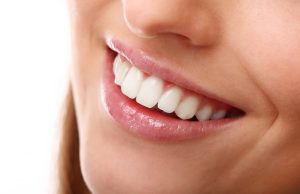 Viete, aké potraviny ovplyvňujú zdravie vašich zubov?